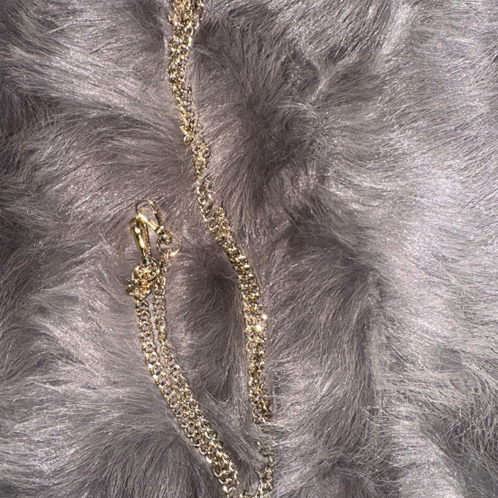 Beautiful Zara mini trunk. Cream, croc print. Metal crossbody chain included. - Picture 7 of 7